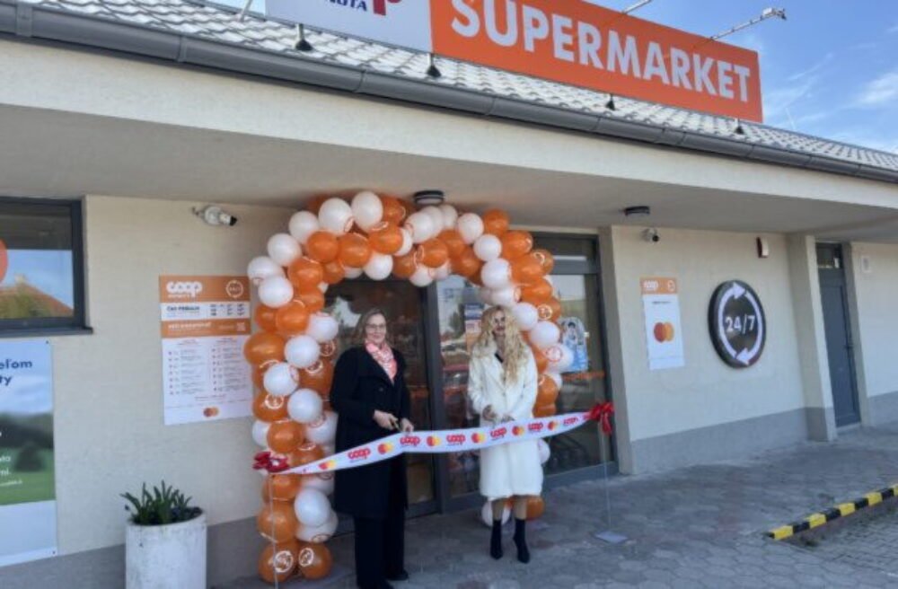67732_img_7837-640x420.jpg Nonstop nakupovanie mení život v regiónoch. COOP Jednota otvorila 31. predajňu 24/7 v Mostovej