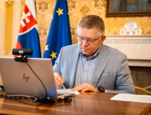 Fico za riešenie situácie v Hormuzskom prielive považuje dôsledné dodržiavanie medzinárodného práva – FOTO