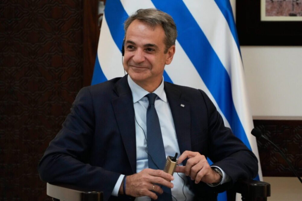 Grécky zástupca ministra odstúpil po obvineniach o jeho nedostatočnej kvalifikácii, ide už o štvrtú rezignáciu