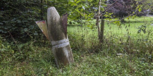 Úrady evakuovali tisíce obyvateľov parížskeho predmestia, experti sa snažia zneškodniť bombu z druhej svetovej vojny