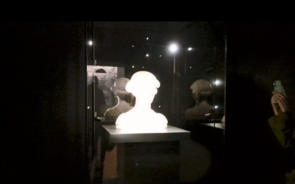 Bustu s nápisom Cecilia Gonzaga si už môže pozrieť aj verejnosť – VIDEO