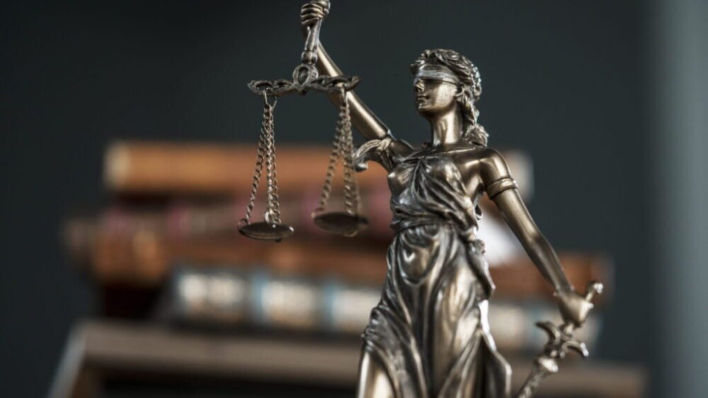 Inštitút kajúcnika vznikol v Taliansku v rámci boja proti terorizmu, neskôr sa sprísnili podmienky jeho využívania