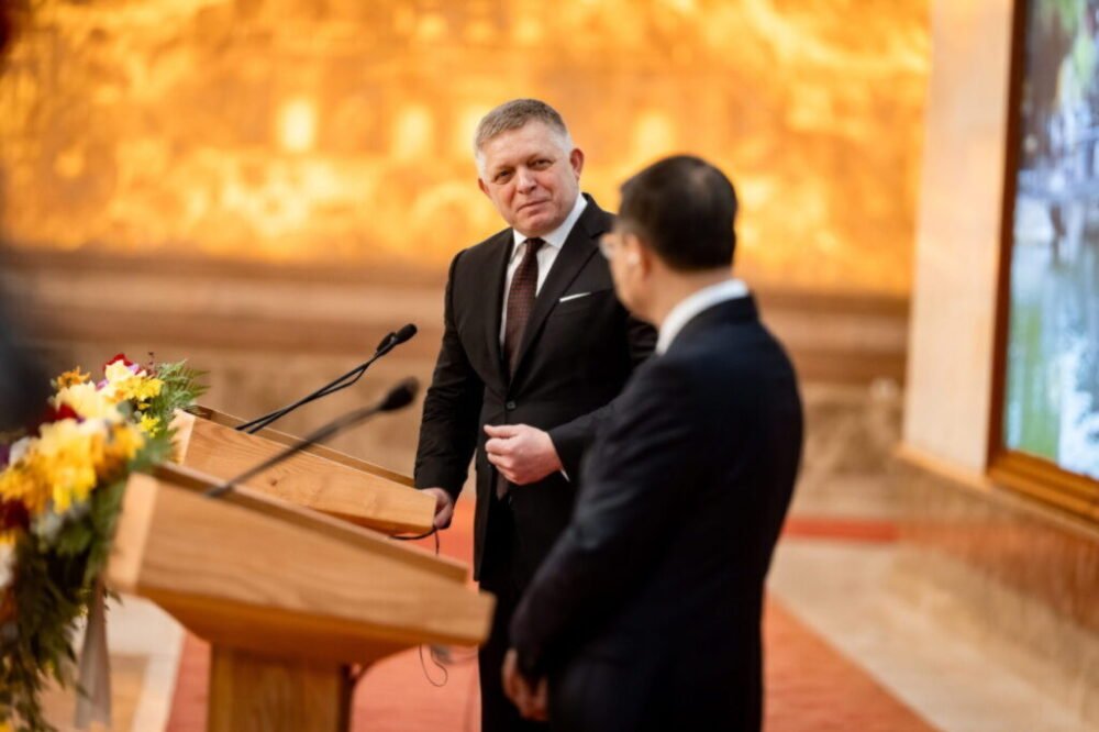 Priame lety aj jadro. Čo priniesla Ficova 30-hodinová návšteva Vietnamu? – VIDEO, FOTO