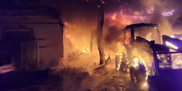 V Chrasti nad Hornádom horela hospodárska budova, škoda bola vyčíslená približne na 120-tisíc eur – FOTO