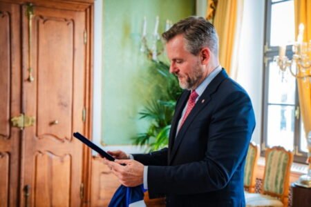 Opozíciu neprekvapuje, že Pellegrini stopol kľúčovú otázku referenda, vidí za tým politickú motiváciu