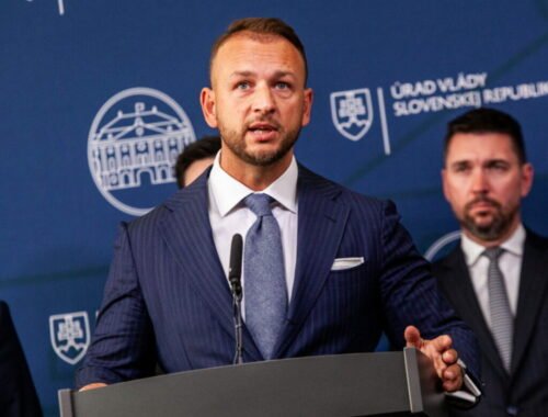 Dopravní policajti majú k dispozícii nové autá za takmer 30-tisíc eur, rezort Šutaja Eštoka hovorí o výraznej úspore