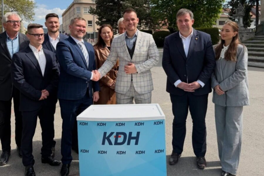 Kandidátom KDH na primátora Hlohovca je Ľubomír Petrek, z námestia nemá byť podľa neho parkovisko – VIDEO