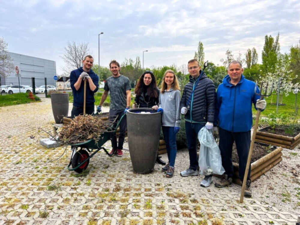 Dobrovoľníci z Tesca sa opäť spojili pri príležitosti Dňa Zeme. Z prírody vyzbierali dve tony odpadu