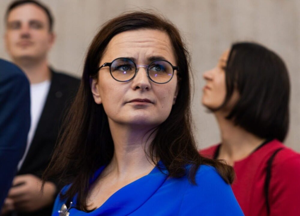 Danko vykázal Mesterovú z rokovacej sály pre hárky s podpismi, poslankyňa sa chce obrátiť na ústavný súd – VIDEO