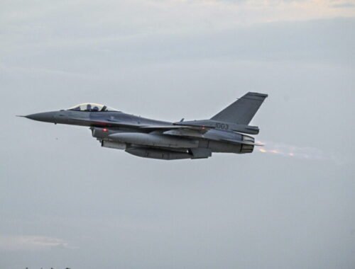 F-16 zo Slovenska a Gripeny z Česka lietali bok po boku, cvičenie preverilo ich koordináciu