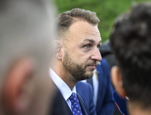 Útok na Ferenčáka polícia prešetrí, ubezpečuje Šutaj Eštok, no odmieta politický motív