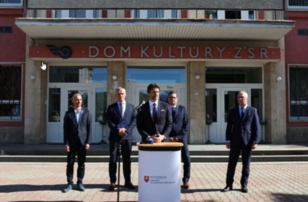 Kaliňák avizoval obnovenie Vojenského umeleckého súboru Jánošík, výberové konania sú už v príprave