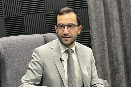 Matovičovci pokračujú v odhaľovaní luxusných víl. Investigatíva by nemala byť primárnou úlohou politikov, upozorňuje politológ