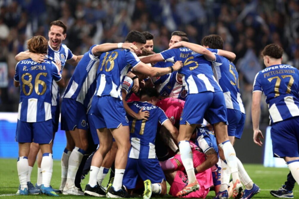 Ďalšia európska súťaž pozná svojho šampióna. Porto ovládlo portugalskú ligu, Mourinho hromžil – VIDEO