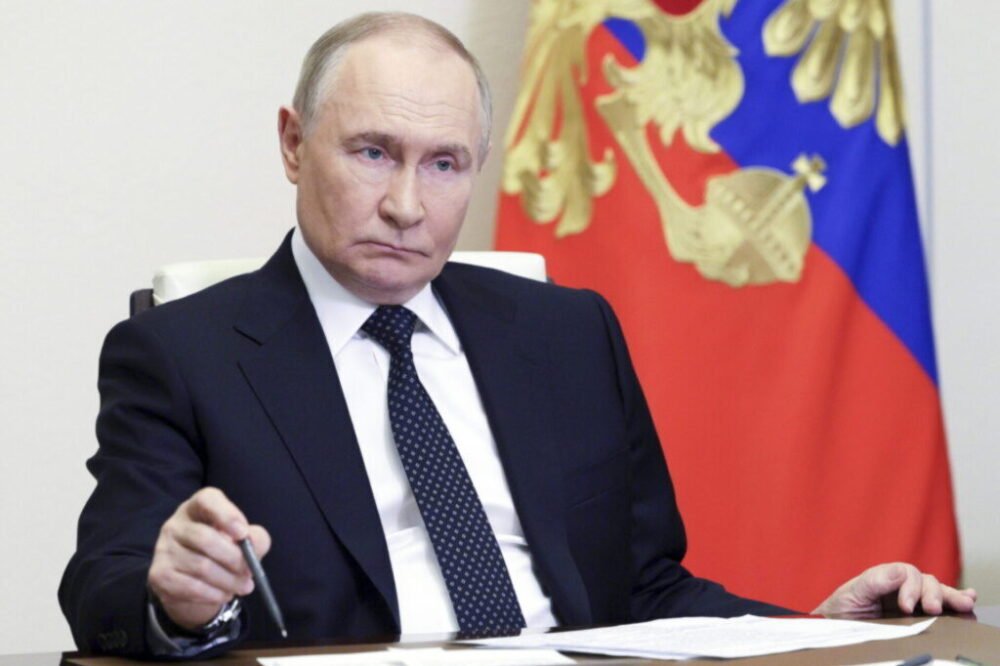 69039_rusky-prezident-vladimir-putin-scaled.jpg Putin v panike: Bojí sa prevratu, dronového atentátu aj vlastných ľudí! Tajné služby odhalili šokujúce detaily