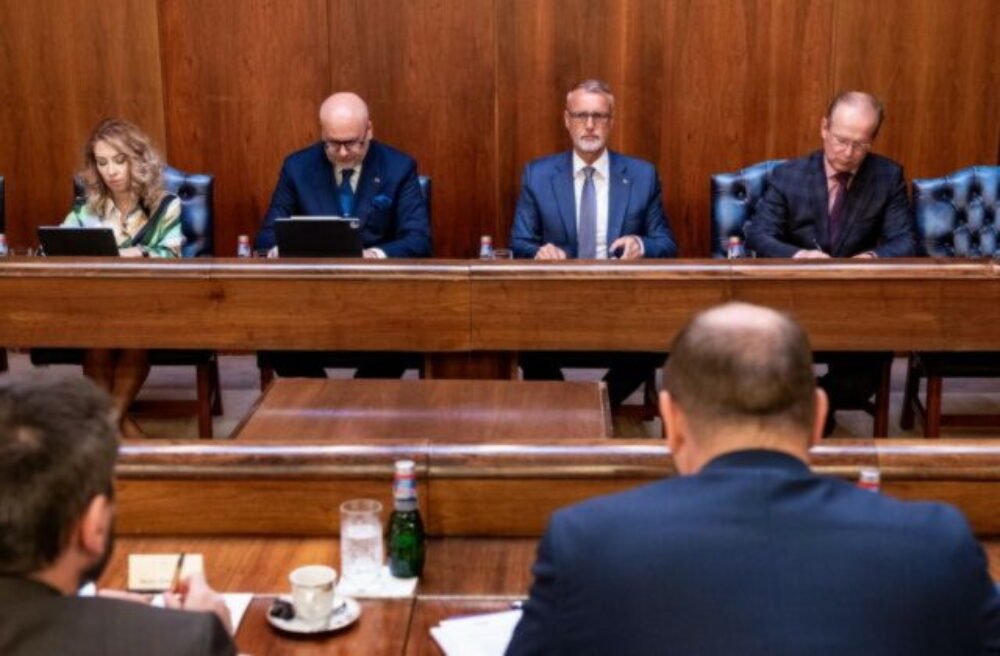 Raši prijal zástupcov ZMOS aj SK8, predložili mu historicky prvý dokument k reforme verejnej správy – VIDEO, FOTO