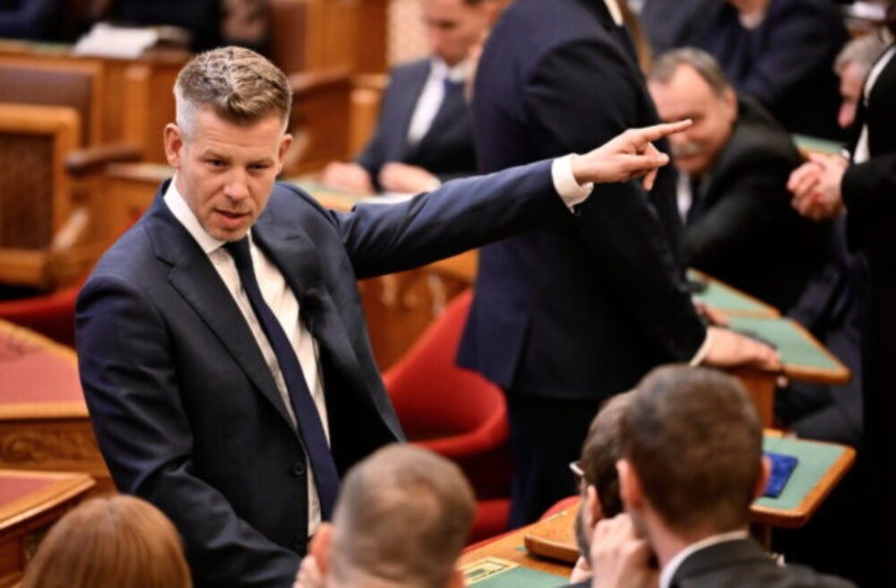 Novozvolený premiér Péter Magyar prevzal moc po Orbánovi a sľúbil zásadnú premenu krajiny