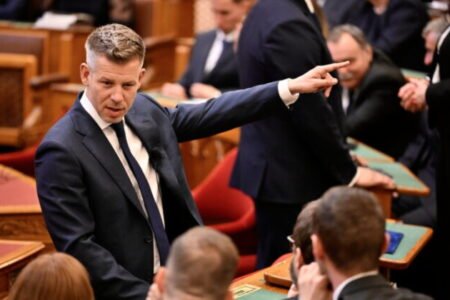 Novozvolený premiér Péter Magyar prevzal moc po Orbánovi a sľúbil zásadnú premenu krajiny