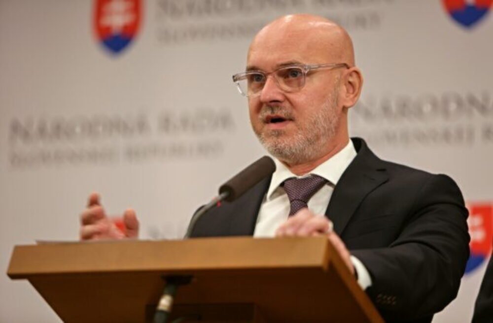 69684_674998738af5d086103522-scaled-1-640x420.jpg Diskutoval Fico s Putinom o ovplyvňovaní volieb? Gröhling je presvedčený, že pre takéto rady chodí do Moskvy