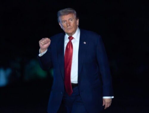Trump tvrdí, že Irán je vojensky porazený a USA môžu zasiahnuť všetky ciele do dvoch týždňov