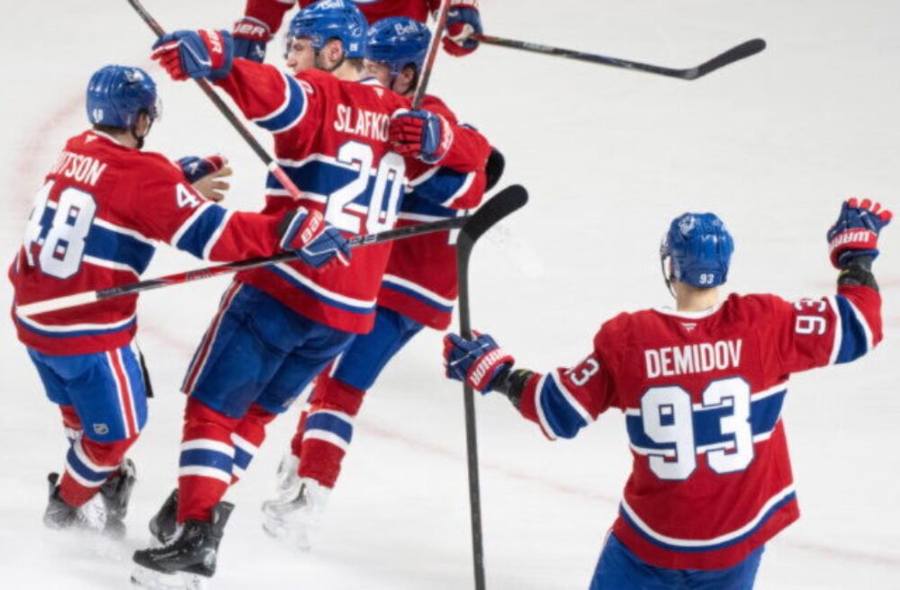 Gólový návrat Slafkovského a Caufielda a suverénny Montreal vedie v sérii nad Buffalom 2:1 – VIDEO