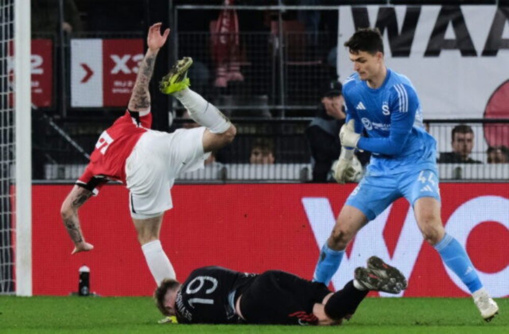 Vyhrážali sa mu smrťou a napadli ho. Surovčík zažil traumatické derby medzi Slaviou a Spartou Praha – VIDEO