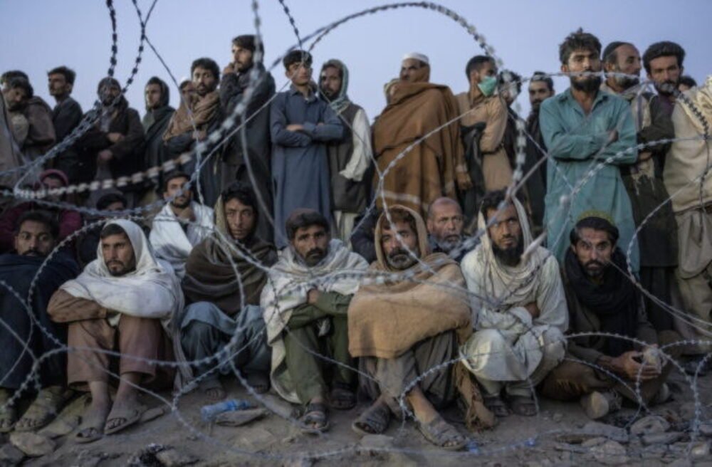 EÚ neuznáva Taliban, ale bude s ním rokovať o návratoch migrantov