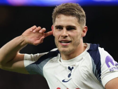 Vlastníci Tottenhamu po ďalšom boji o záchranu v Premier League sľúbili fanúšikom zlepšenie