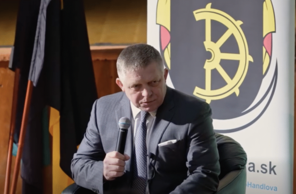 70273_sni-mka-obrazovky-2026-05-16-o-12.05.54-640x420.png Fico sa v deň výročia atentátu stretol so študentmi, svet nie je jednoduché miesto na život, odkázal im – VIDEO, FOTO