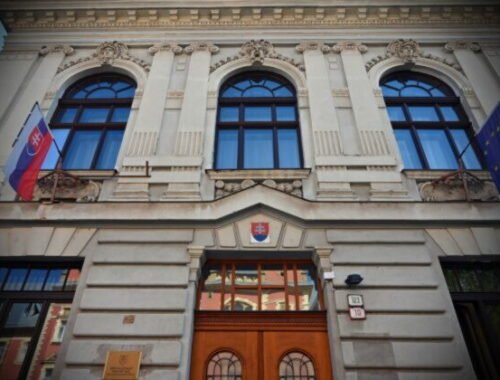 Advokáti obvinení z korupcie sa postavia pred súd, ŠTS vytýčil štyri termíny