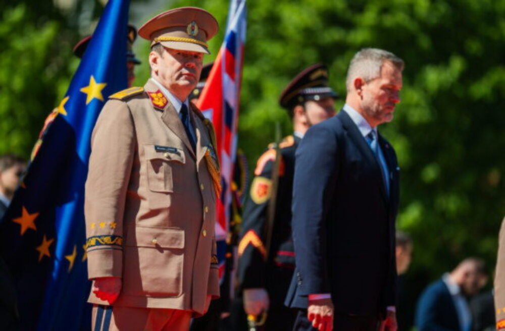 70578_pelle1-640x420.jpg Ozbrojené sily budú mať nových generálov, medzi povýšenými je aj generálporučík Lorinc