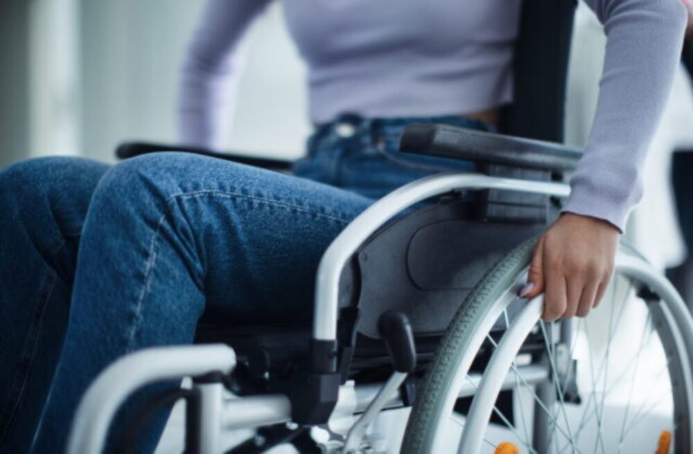 70588_people-with-multiple-sclerosis-640x420.jpg Ľudia so sclerosis multiplex nie sú sami: V Žiline sa uskutoční Deň slnečníc
