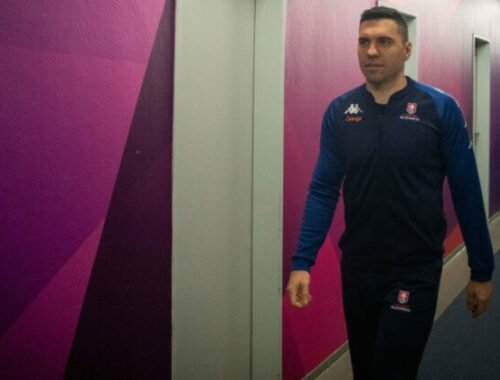Dendis opúšťa kormidlo pri hokejovej osemnástke, nahradí ho Štolc. Kam mieri mladý úspešný kouč?