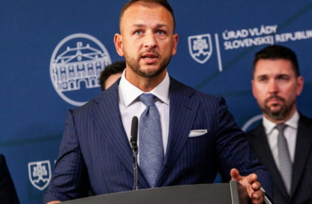 70645_6780e6de7ba03544281537-scaled-1-e1751963641829-640x420.jpg Minister Šutaj Eštok v nemocnici absolvoval operáciu