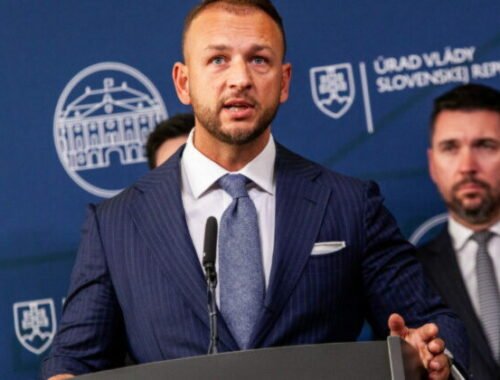 Hlas chce zakázať sociálne siete pre deti do 16 rokov, KDH označilo návrh ako „marketingovú tému vládnej strany“ – VIDEO
