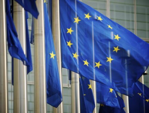Europoslanci potvrdili kompromis o reforme práv cestujúcich v leteckej doprave