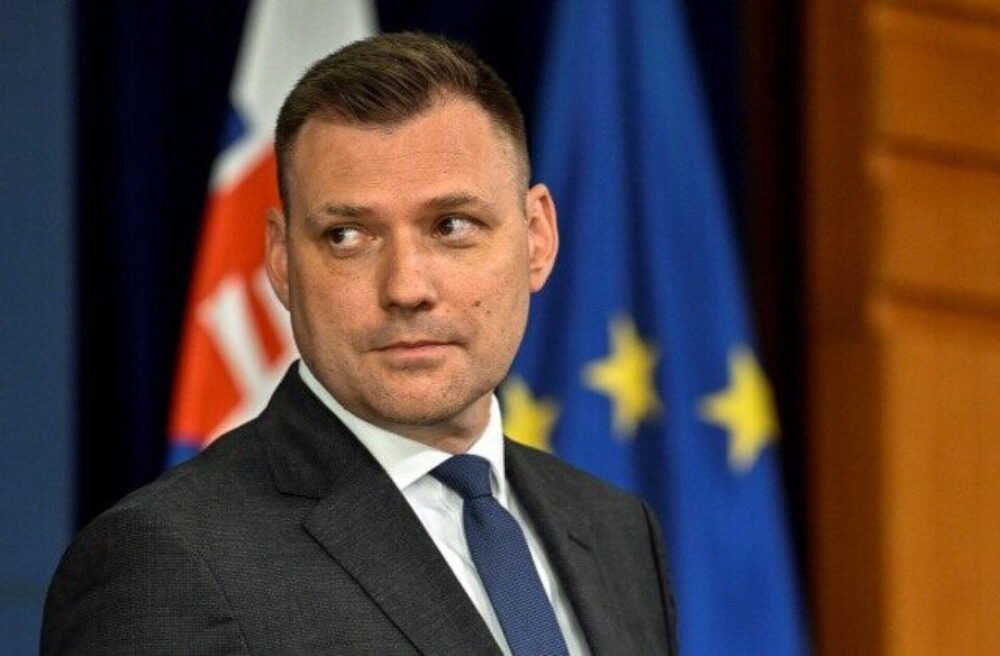 Fico odmieta rekonštrukciu vlády, o odvolaní Tarabu je ochotný rokovať len pri garanciách SNS o stabilite koalície