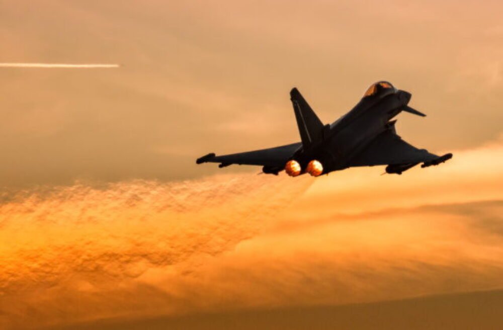 70700_gettyimages-1413972292-640x420.jpg Ruské stíhačky nebezpečne zachytili britské prieskumné lietadlo nad Čiernym morom – VIDEO