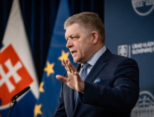 Vláda pošle prorastové opatrenia do parlamentu, avizuje Fico. Neublížia ani nepomôžu, komentuje PS