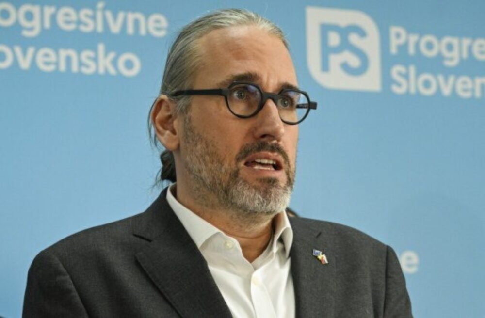 Europoslanci za Progresívne Slovensko odmietli obed u prezidenta, nechcú sedieť za jedným stolom s extrémistami