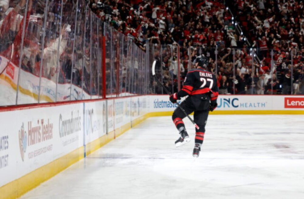 70928_canadiens_hurricanes_hockey_23782-640x420.jpg Dán Ehlers hrdinom Caroliny v predĺžení, Slafkovský a jeho útok nebodovali – VIDEO