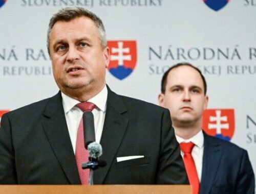 SNS chce navrhnúť odvolanie Tarabu, Danko sa stretne s Ficom aj ministrom životného prostredia
