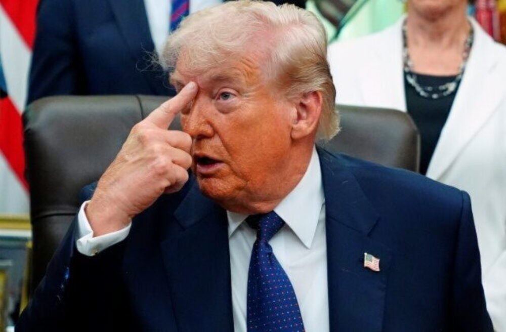 70949_trump2-640x420.jpg Trump čelil ďalšiemu bezpečnostnému incidentu. Ozbrojený muž strieľal pri Bielom dome, tajná služba útočníka zastrelila