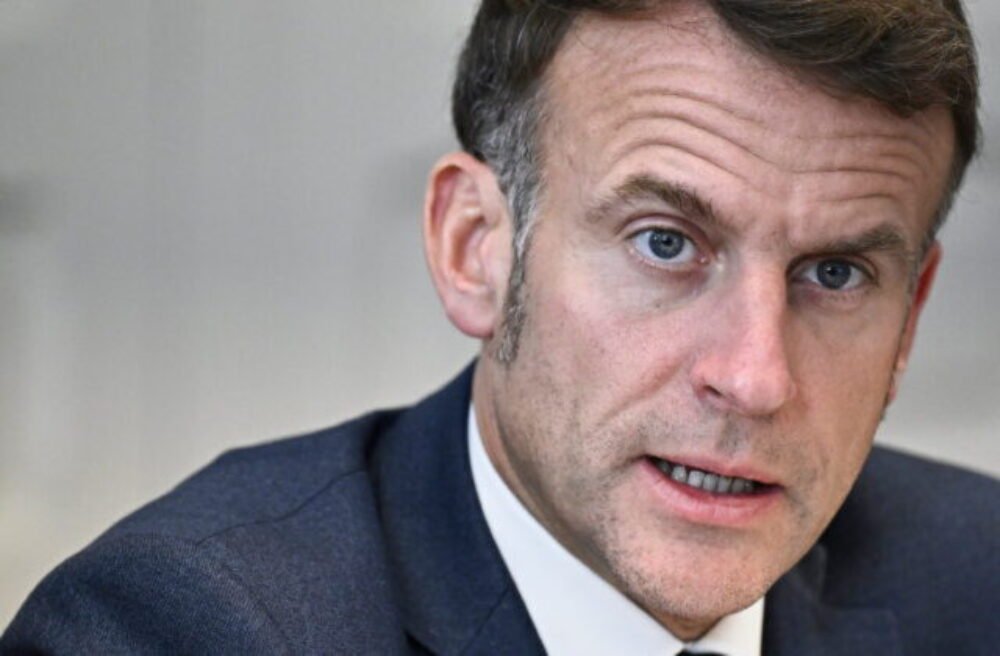 Macron varoval Lukašenka pred zapojením sa do ruskej vojny proti Ukrajine, zdôraznil riziká pre Bielorusko