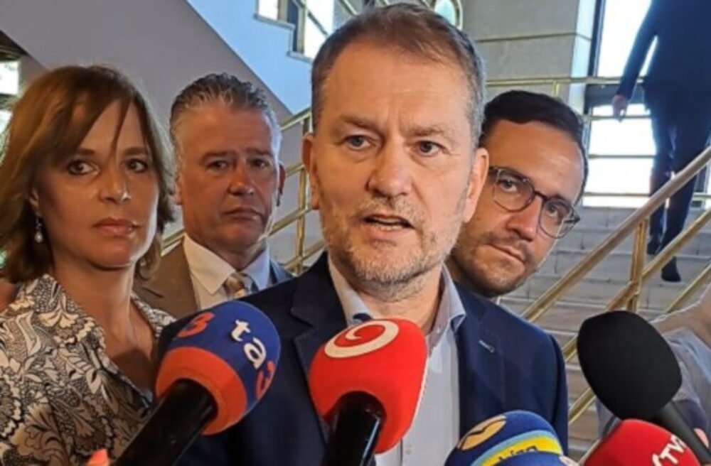 Matoviča bude riešiť výbor pre jeho nemiestne správanie a slovné ataky na chodbe parlamentu. Šéf Hnutia Slovensko to označil za šikanu – VIDEO