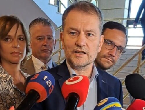 Matoviča bude riešiť výbor pre jeho nemiestne správanie a slovné ataky na chodbe parlamentu. Šéf Hnutia Slovensko to označil za šikanu – VIDEO