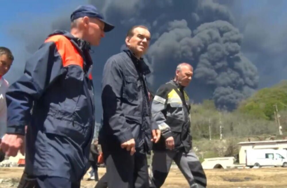 Noc plná explózií v Rusku aj na Kryme. Terčom boli rafinérie, vojenské závody aj Sevastopoľ – VIDEO, FOTO