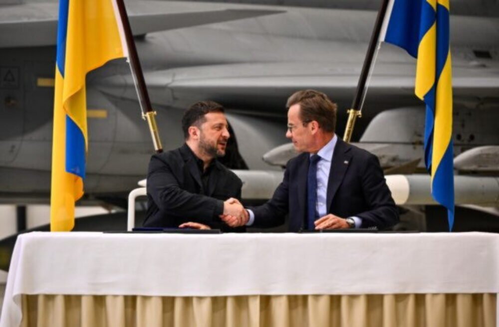 Švédsko daruje Ukrajine 16 starších gripenov, Kyjev kúpi ďalších 20 stíhačiek novšej generácie