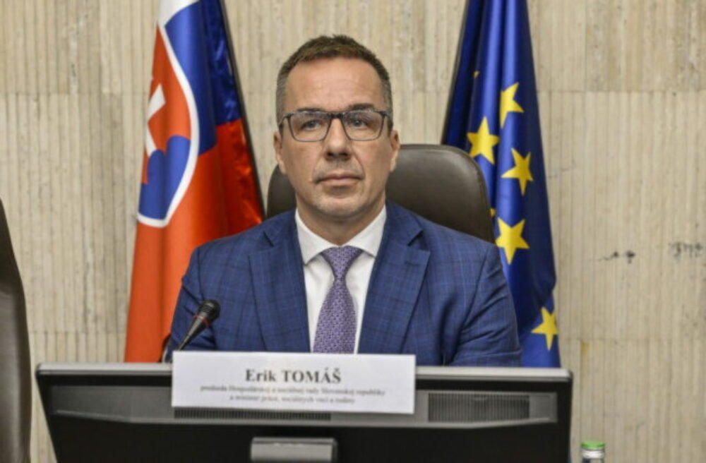 71347_670ce12f2252d931161707-scaled-640x420.jpg Tomášovo ministerstvo po kritike liberálov prízvukovalo, že opatreniami chce zabrániť zneužívaniu náhradnej starostlivosti – VIDEO
