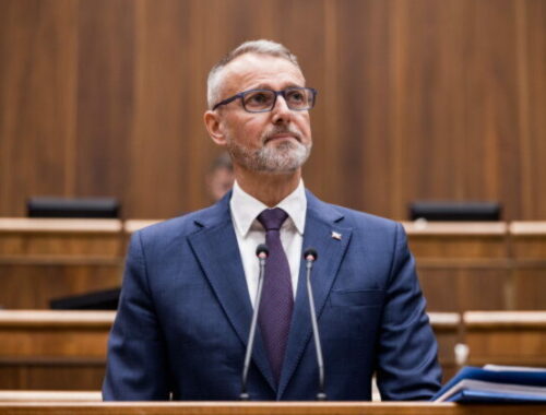 Raši reagoval na tragédiu v Maďarsku, vodičov vyzval k opatrnosti